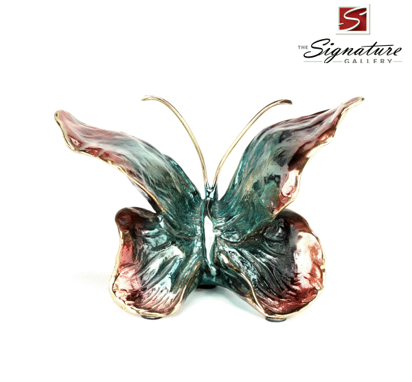 A video of a sculture. 